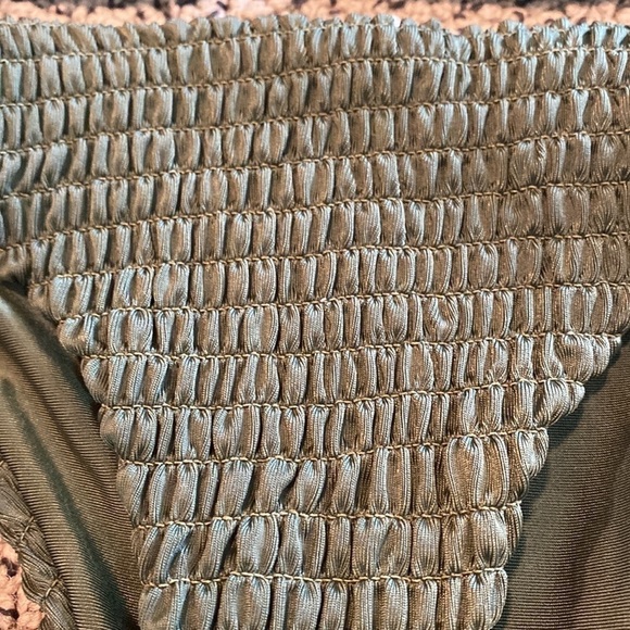 Ruched Green 2 Piece Bathing Suit Size Small in Like New Condition - Picture 2 of 5